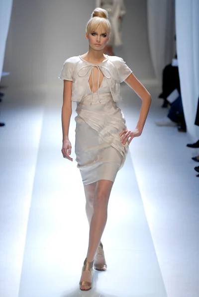 Look 15
